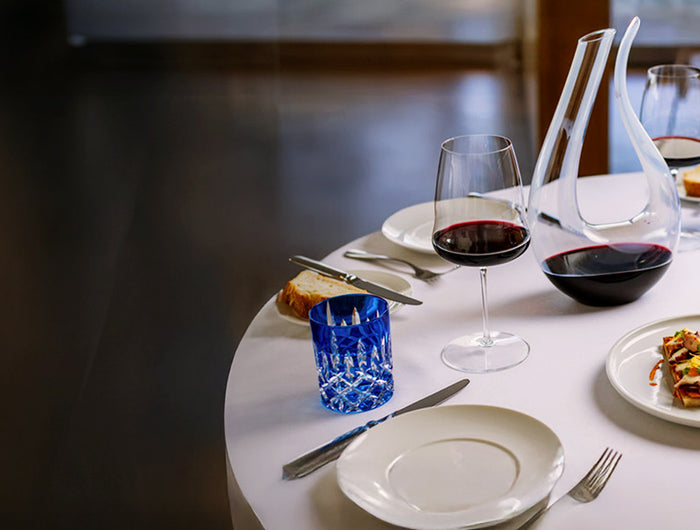 <p>AMBIENT PRO</p><h1>DISTINCIÓN SERVIDA <br/>EN CADA DETALLE</h1>